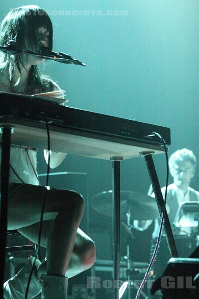 BLONDE REDHEAD - 2007-11-21 - PARIS - Zenith - Kazu Makino - Simone Pace